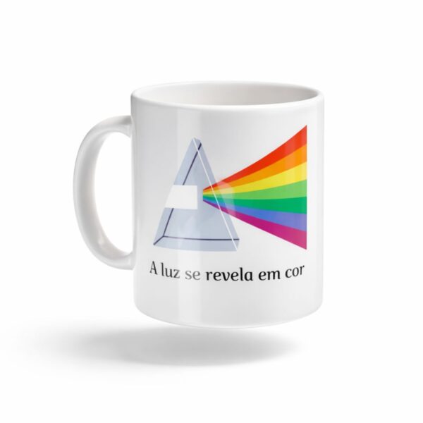 Caneca Prisma — A Luz se Revela em Cor